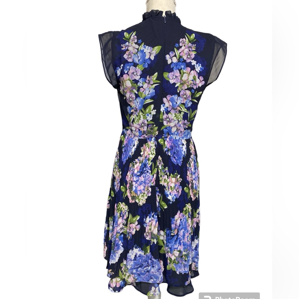 Abs Collection Dress - Picture 3 of 15